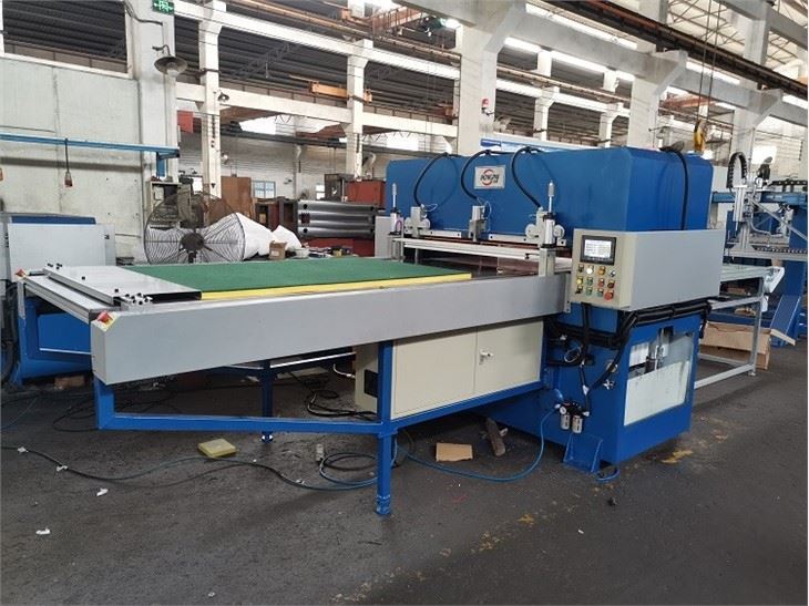 Automatic Sponge Cutting Machine