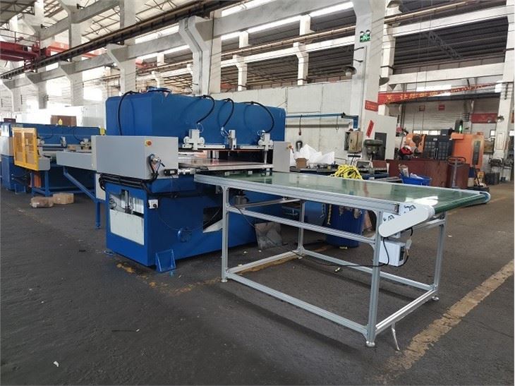 Automatic Sponge Cutting Machine